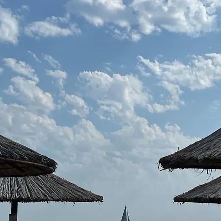 Mezoneta With Amazing View By The Sea Nikiti (Sithonia)